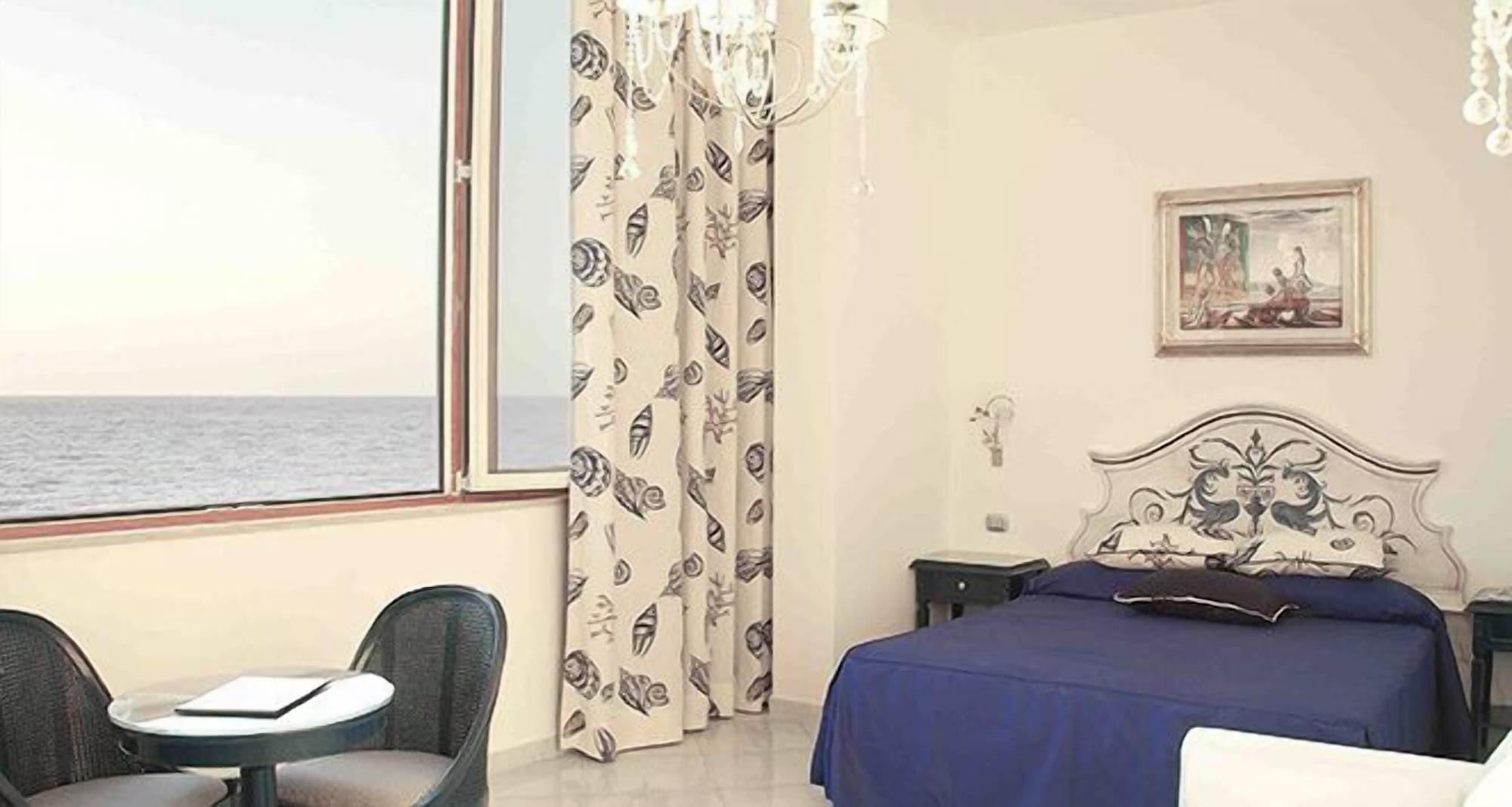 Hotel Villa Sirio Санта-Мария-ди-Кастеллабате Экстерьер фото