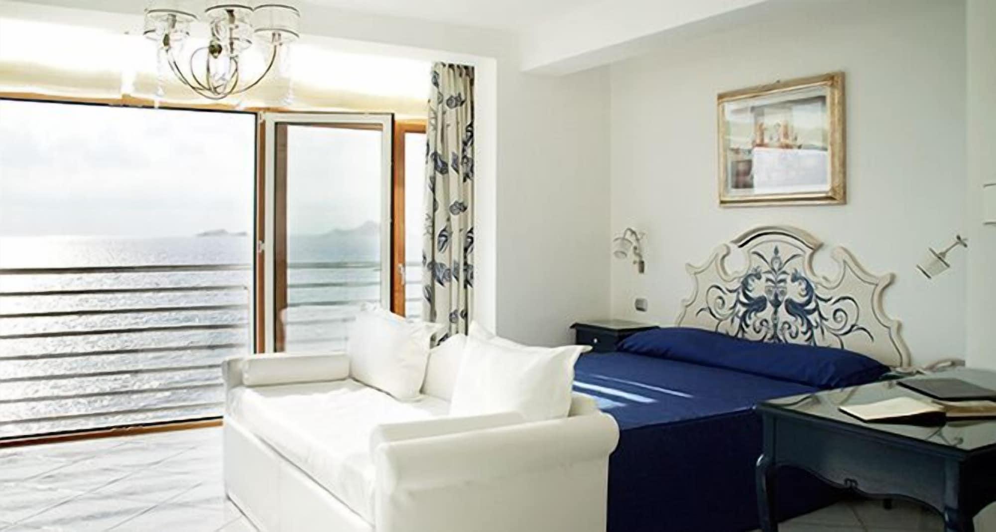 Hotel Villa Sirio Санта-Мария-ди-Кастеллабате Экстерьер фото