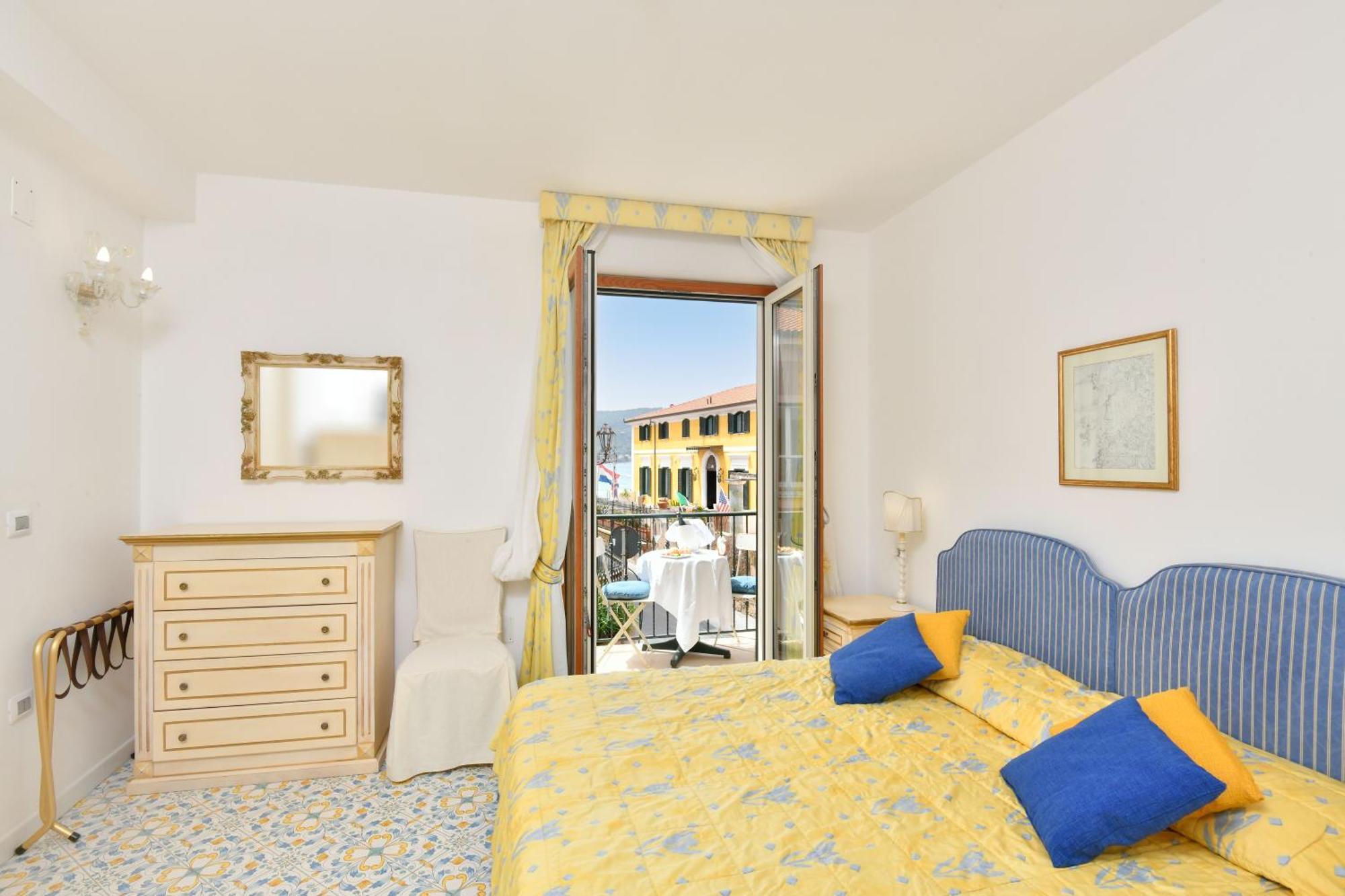 Hotel Villa Sirio Санта-Мария-ди-Кастеллабате Экстерьер фото