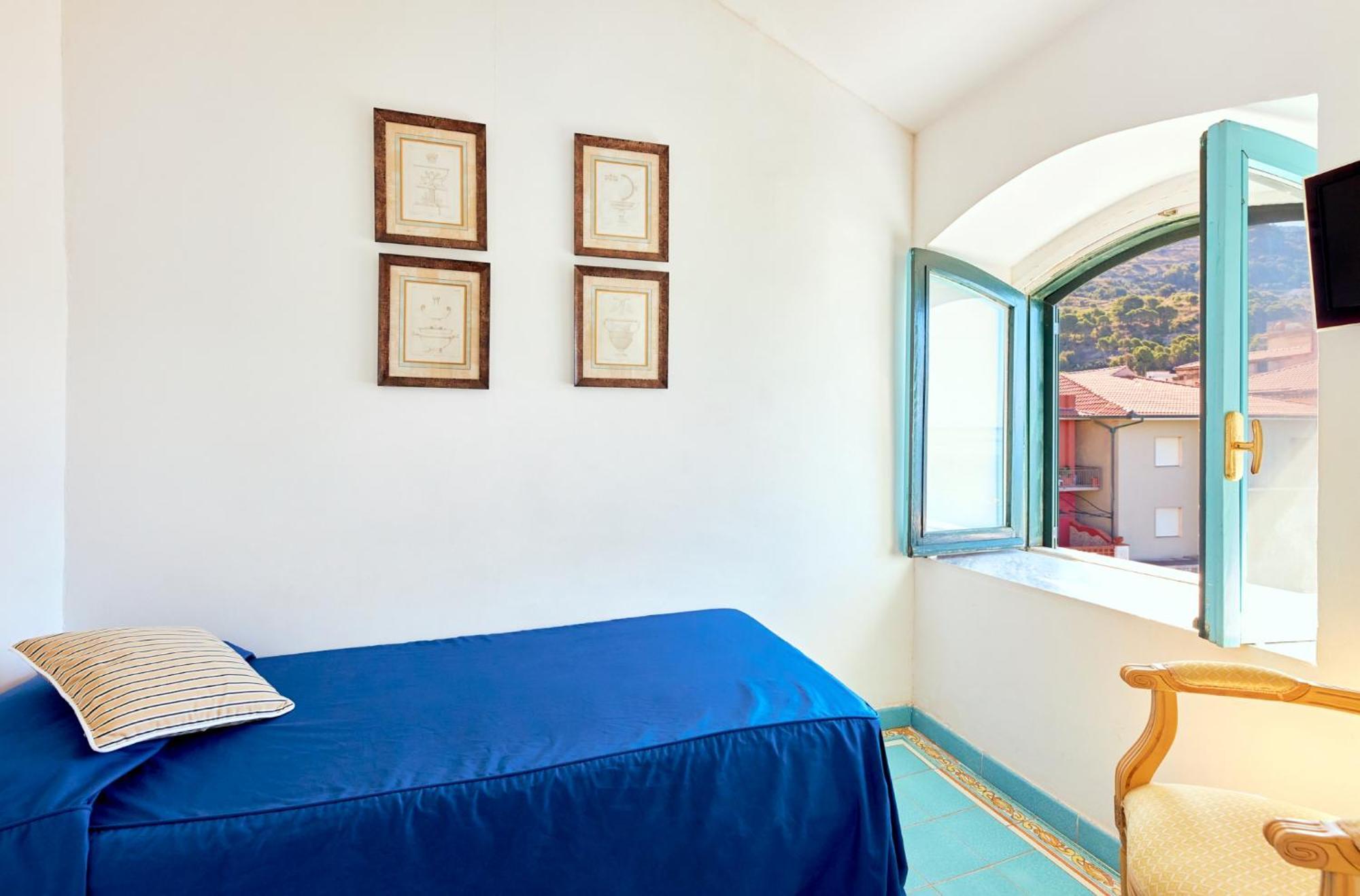 Hotel Villa Sirio Санта-Мария-ди-Кастеллабате Экстерьер фото