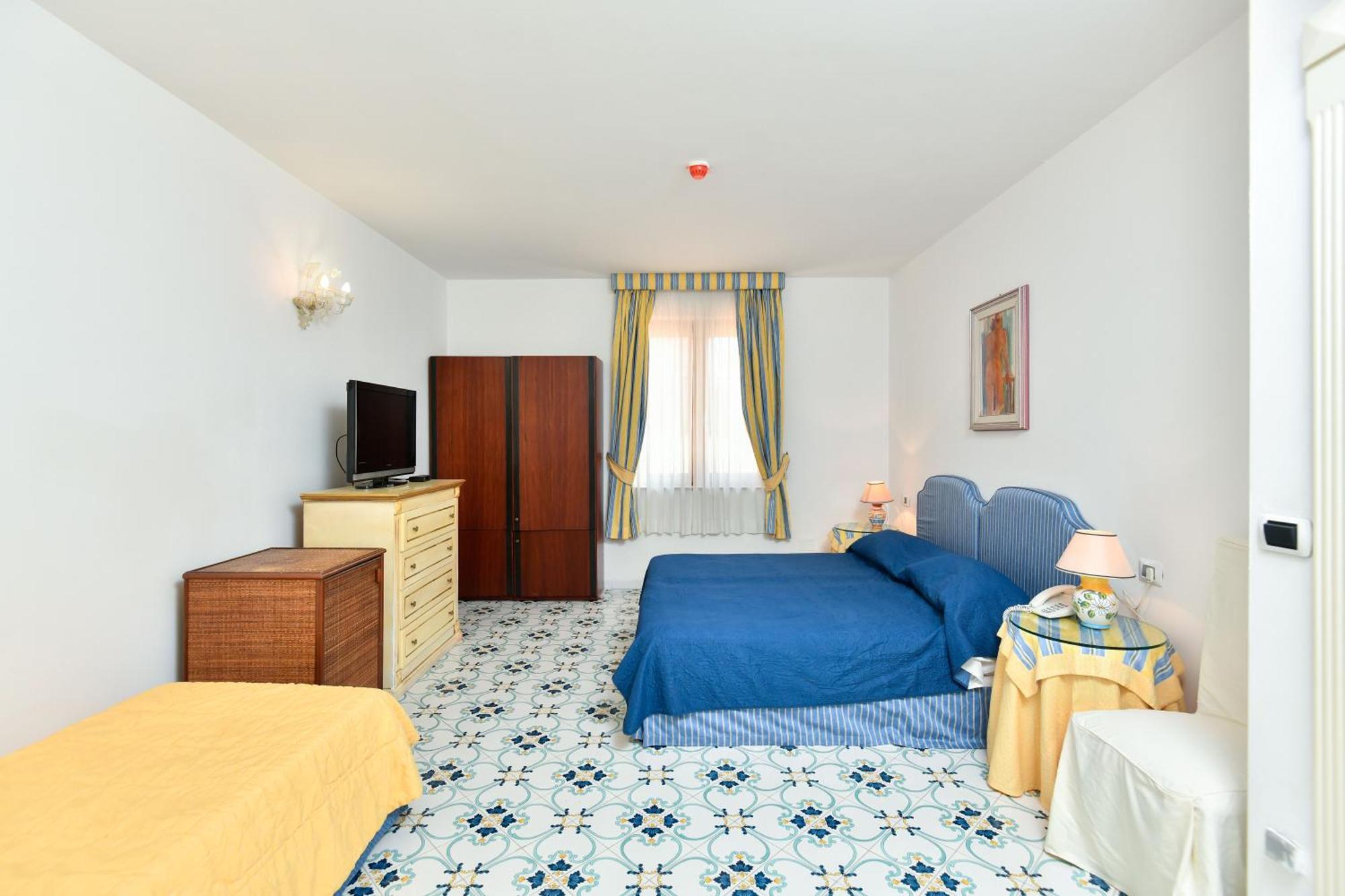 Hotel Villa Sirio Санта-Мария-ди-Кастеллабате Экстерьер фото