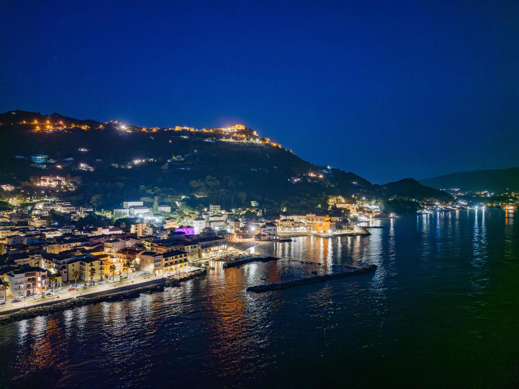 Hotel Villa Sirio Санта-Мария-ди-Кастеллабате Экстерьер фото